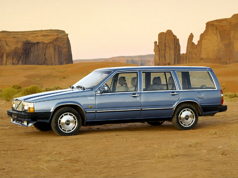 Illustration for article titled The Death Of The Volvo Wagon: Brick Tailgate No More